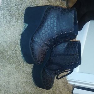 Hot topic platform heels